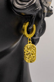 Framed Star Stud Earrings