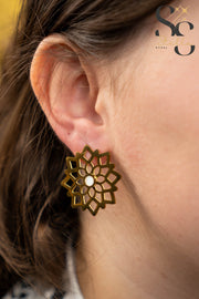 Hollow Flower White-Shell Earrings