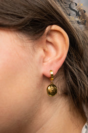 Star White Stone Stud Earrings