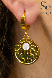 Sun White Shell Stud Earrings