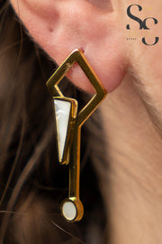 حلق هندسي صدف أبيض