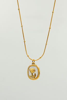 White Shell Rose Frame Necklace